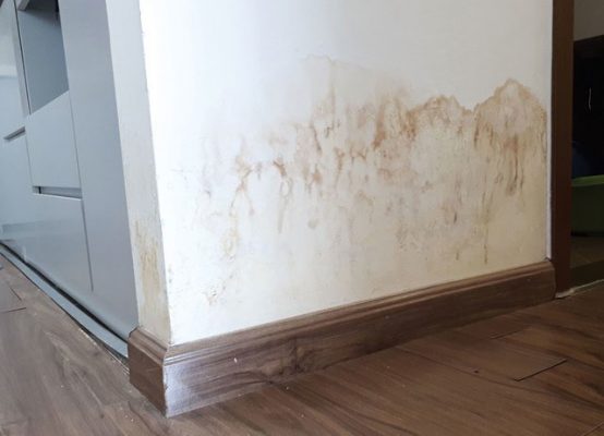 Thường xuyên kiểm tra hệ thống thoát nước và khắc phục tình trạng thấm tường kịp thời