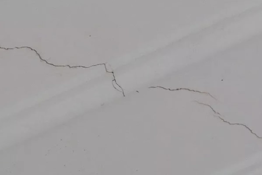 Bột trét tường có thể bị nứt chân chim